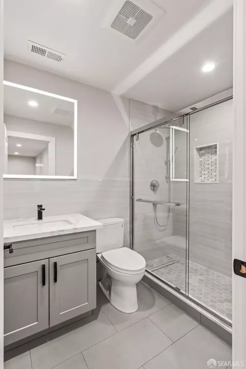 151 Venus St, San Francisco, CA 94124 photo 7