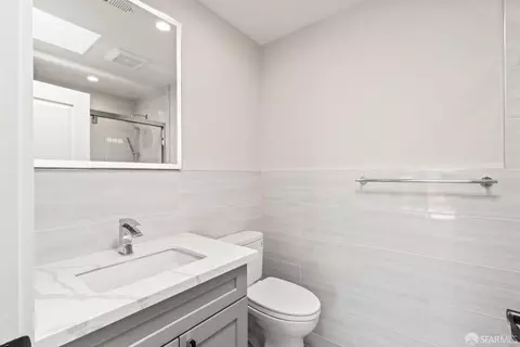 151 Venus St, San Francisco, CA 94124 photo 17