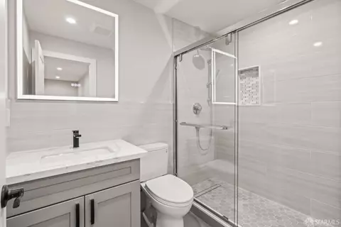 151 Venus St, San Francisco, CA 94124 photo 6
