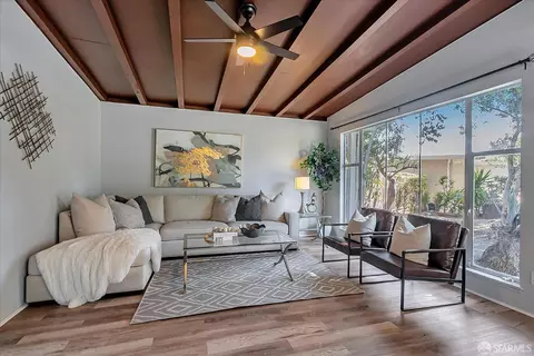 233 W W Hemlock St, Sunnyvale, CA 94085