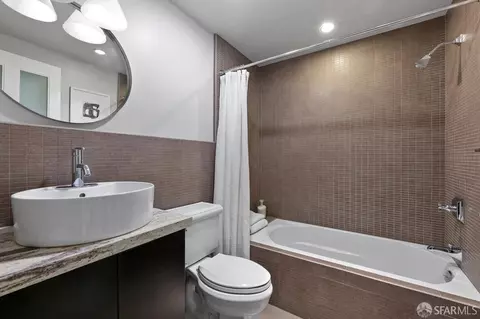1068 Sanchez St, San Francisco, CA 94114 photo 16
