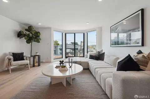1624 Larkin St #9, San Francisco, CA 94109