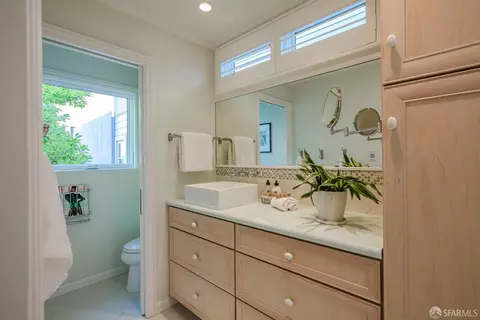2406 Larkin St, San Francisco, CA 94109 photo 28