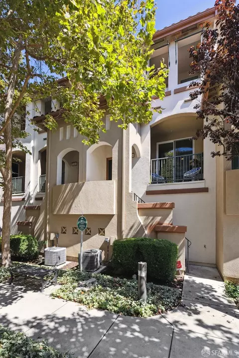 1365 Mckinley Ct, San Jose, CA 95126