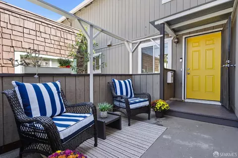 2902 Morcom Ave, Oakland, CA 94619