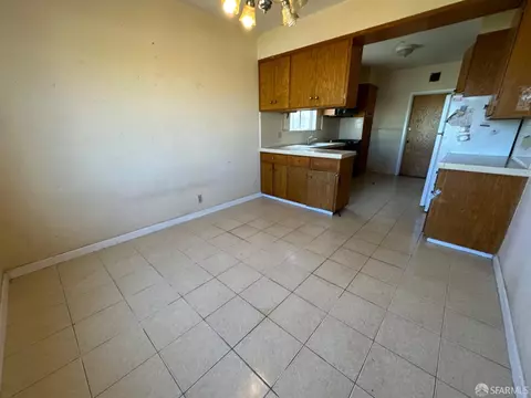 245 Goettingen St, San Francisco, CA 94134 photo 4