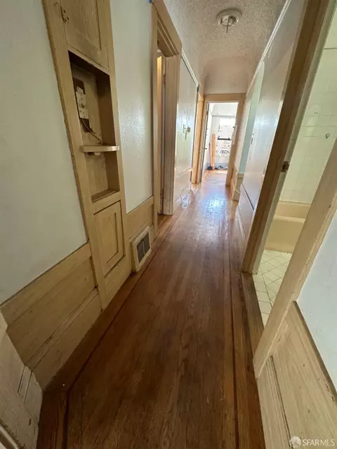 245 Goettingen St, San Francisco, CA 94134 photo 6