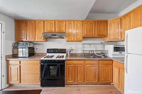 238 Sadowa St, San Francisco, CA 94112 photo 10