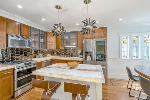 60 Bessie St #A, San Francisco, CA 94110