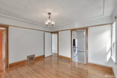 50 Nantucket Ave, San Francisco, CA 94112 photo 12