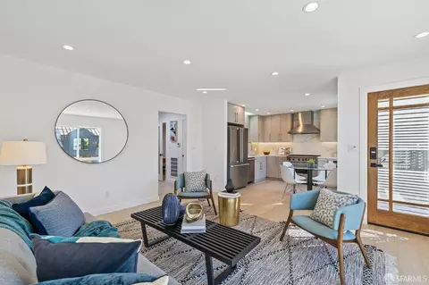 67 Gladstone Dr, San Francisco, CA 94112
