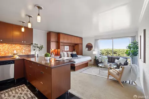 95 Red Rock Way #M210, San Francisco, CA 94131