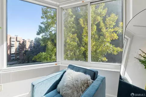 240 Lombard St #829, San Francisco, CA 94111