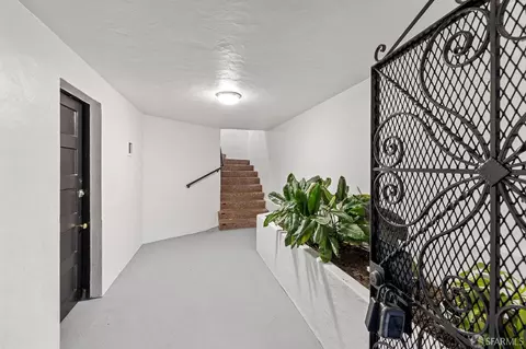 732 Shields St, San Francisco, CA 94132 photo 4