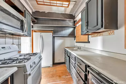 83 Lisbon St, San Francisco, CA 94112 photo 9
