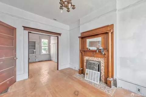 83 Lisbon St, San Francisco, CA 94112 photo 6