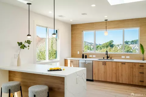 57 Princeton St, San Francisco, CA 94134