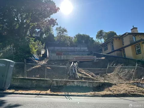 6105 Oakdale Ave, Oakland, CA 94605