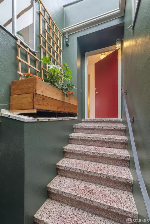 1152 Burrows St, San Francisco, CA 94134 photo 3