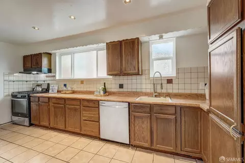 520 Lisbon St, San Francisco, CA 94112 photo 17