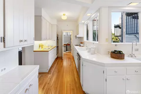Kitchen - 45 Walnut St, San Francisco, CA 94118 photo 1 of 1