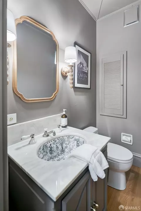Bath - 45 Walnut St, San Francisco, CA 94118 photo 1 of 2