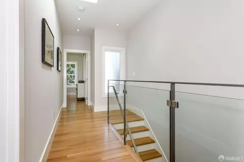 Entry Way - 462 Sanchez St, San Francisco, CA 94114 photo 2 of 2