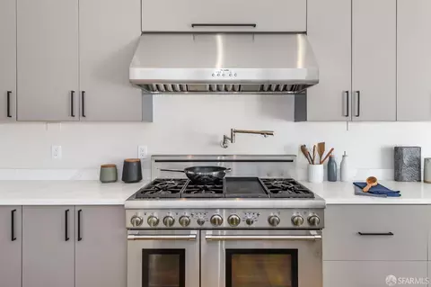 Kitchen - 462 Sanchez St, San Francisco, CA 94114 photo 4 of 6
