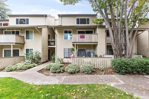 2700 Oak Rd #17, Walnut Creek, CA 94597