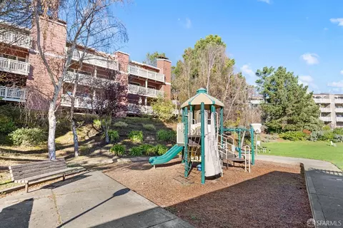 806 Red Leaf Ct, San Francisco, CA 94134 photo 42