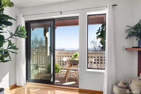 806 Red Leaf Ct, San Francisco, CA 94134 photo 10
