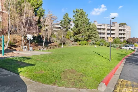 806 Red Leaf Ct, San Francisco, CA 94134 photo 43