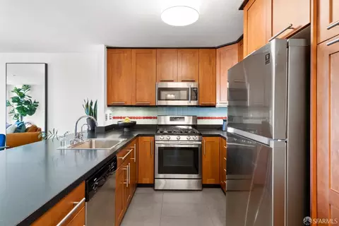 806 Red Leaf Ct, San Francisco, CA 94134 photo 15