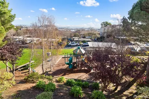 806 Red Leaf Ct, San Francisco, CA 94134 photo 38