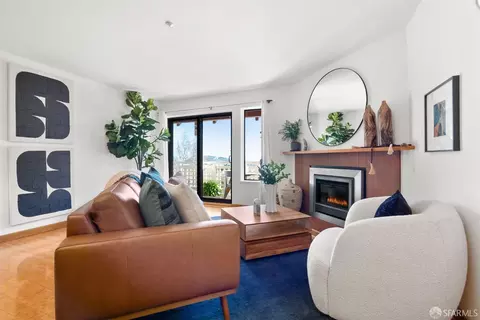 806 Red Leaf Ct, San Francisco, CA 94134 photo 4