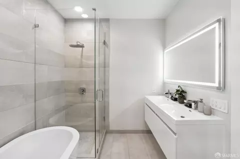 Bath - 1914 Webster St, San Francisco, CA 94115 photo 4 of 6