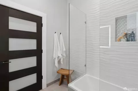 Bath - 1914 Webster St, San Francisco, CA 94115 photo 3 of 6