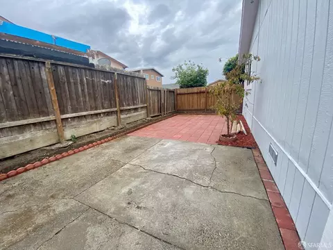 2782 2782-15th St, San Pablo, CA 94806