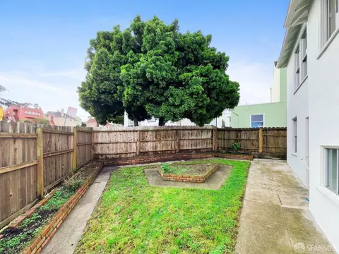 Exterior - 635 Prague St, San Francisco, CA 94112 photo 4 of 5