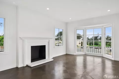 Living - 635 Prague St, San Francisco, CA 94112 photo 3 of 6