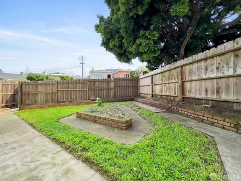 Exterior - 635 Prague St, San Francisco, CA 94112 photo 3 of 5