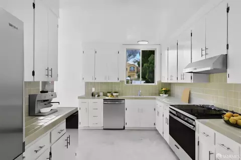 Kitchen - 635 Prague St, San Francisco, CA 94112 photo 2 of 4