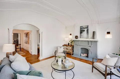 Living - 209 Broad St, San Francisco, CA 94112 photo 4 of 6