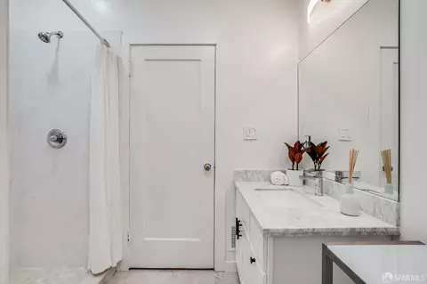 Bath - 209 Broad St, San Francisco, CA 94112 photo 3 of 3