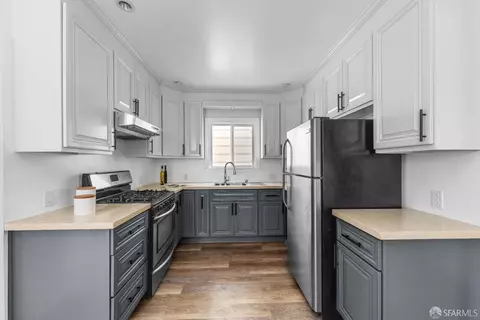 Kitchen - 822 45th Ave, San Francisco, CA 94121 photo 1 of 2