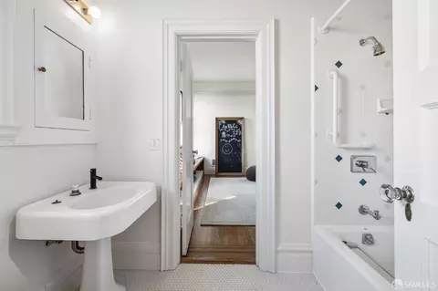 2536 Baker St, San Francisco, CA 94123 photo 30