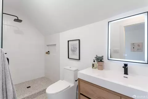751 Moultrie St, San Francisco, CA 94110 photo 19