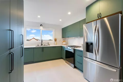 751 Moultrie St, San Francisco, CA 94110 photo 14