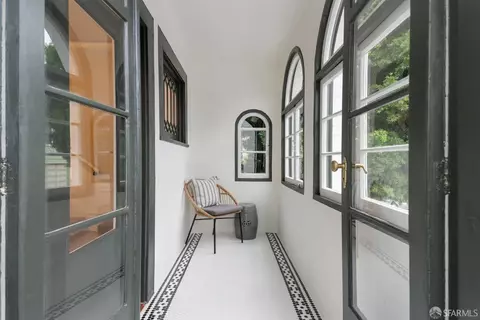 751 Moultrie St, San Francisco, CA 94110 photo 3