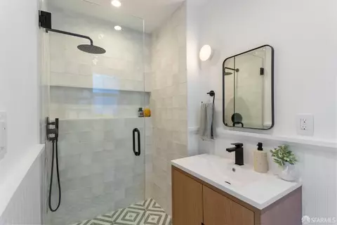 751 Moultrie St, San Francisco, CA 94110 photo 28